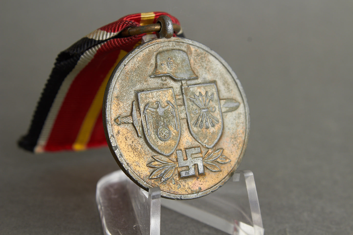 Spanish "Tapferkeits-und Erinnerungsmedaille der Spanischen Blauen Division". Rare. Original.