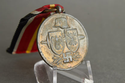 Spanish "Tapferkeits-und Erinnerungsmedaille der Spanischen Blauen Division". Rare. Original.