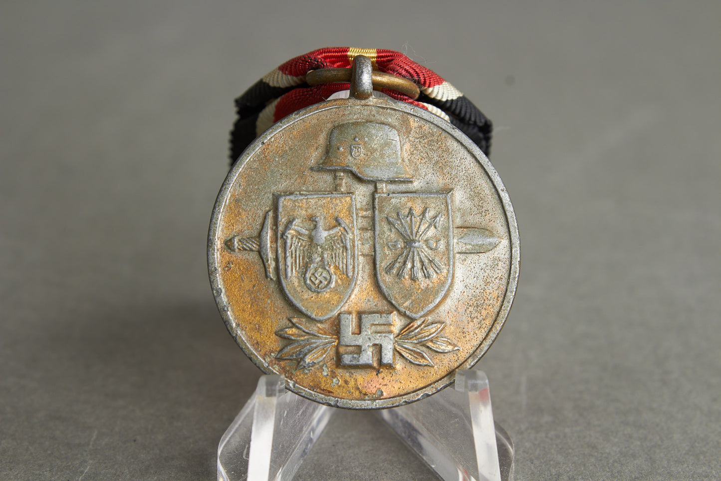 Spanish "Tapferkeits-und Erinnerungsmedaille der Spanischen Blauen Division". Rare. Original.