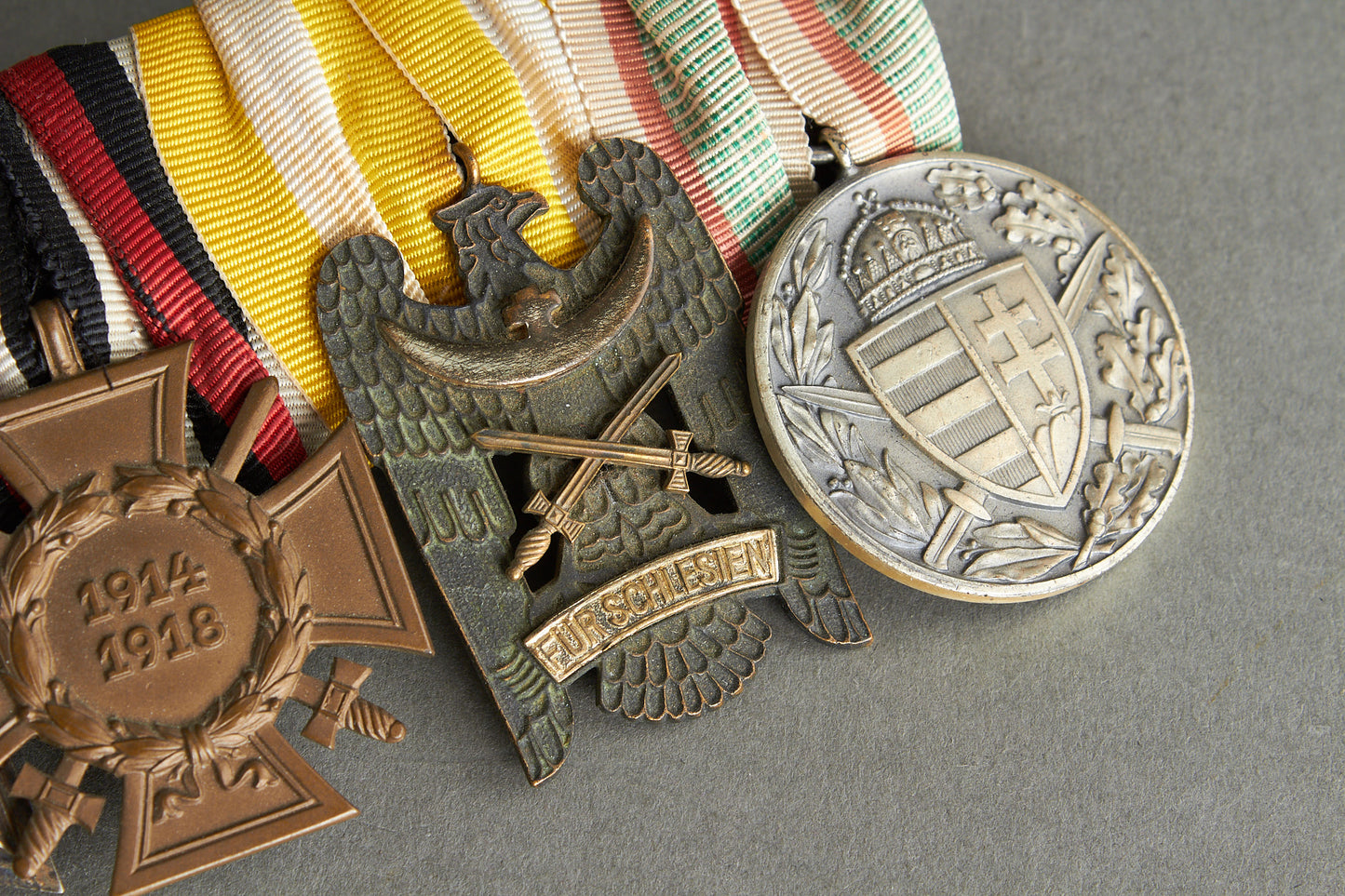 4-Place Medal Bar. Original.