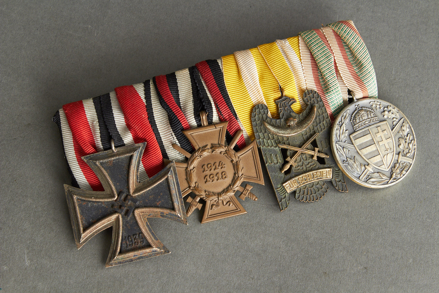 4-Place Medal Bar. Original.