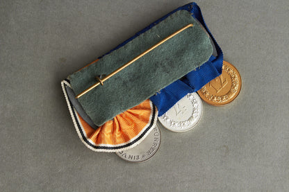 3-Place Medal Bar. Original.