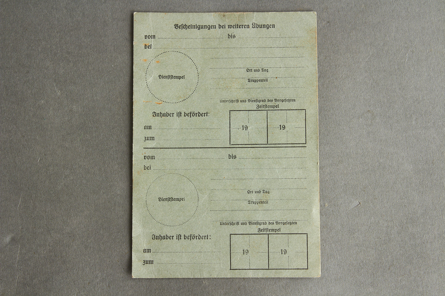Early "Truppenausweis", allowing the soldier to carry weapons off duty. Rare. Original.