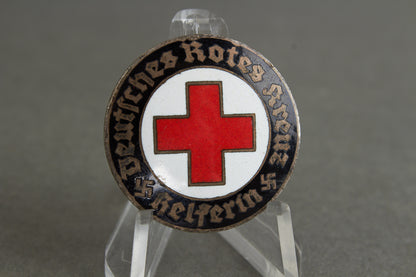 DRK (Deutsches Rotes Kreuz) "Helferin" Broach/Badge. Original.